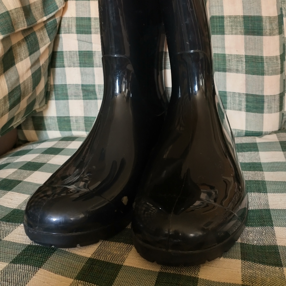 WOMEN'S UGG BOOTS